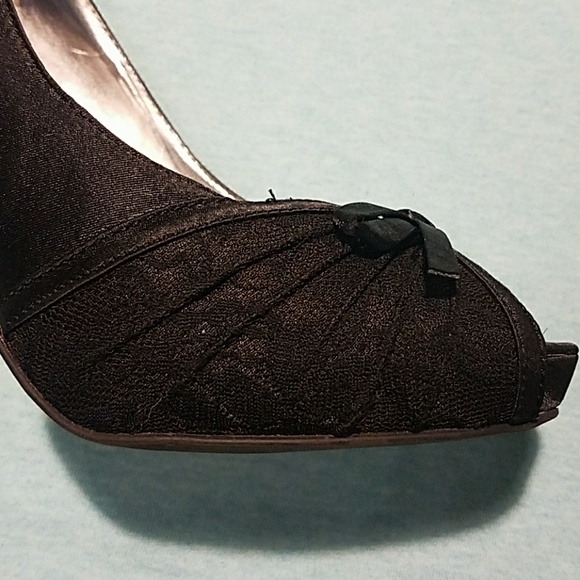 Black Satin and Lace Stilettos - Picture 4 of 7